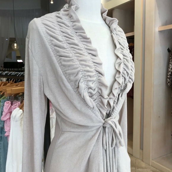 Cardigan Tan Ruffled Light Weight - Picture 2 of 2